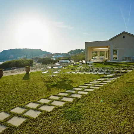 Acantha Boutique Hotel 3*